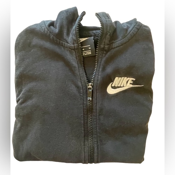 Nike Jacket - Picture 2 of 10
